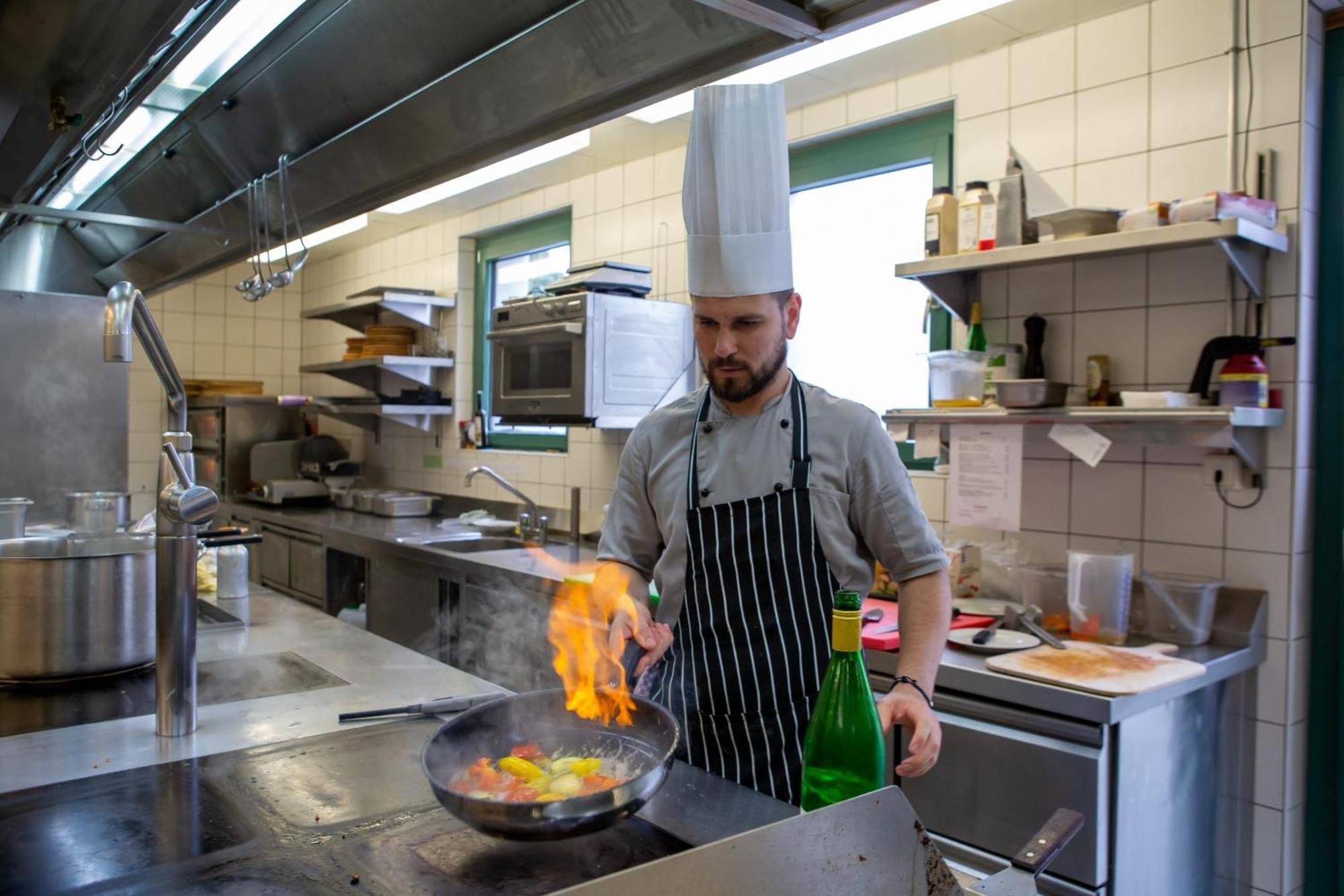 Hotel Restaurant Auerhahn Bad Wildbad Eksteriør bilde